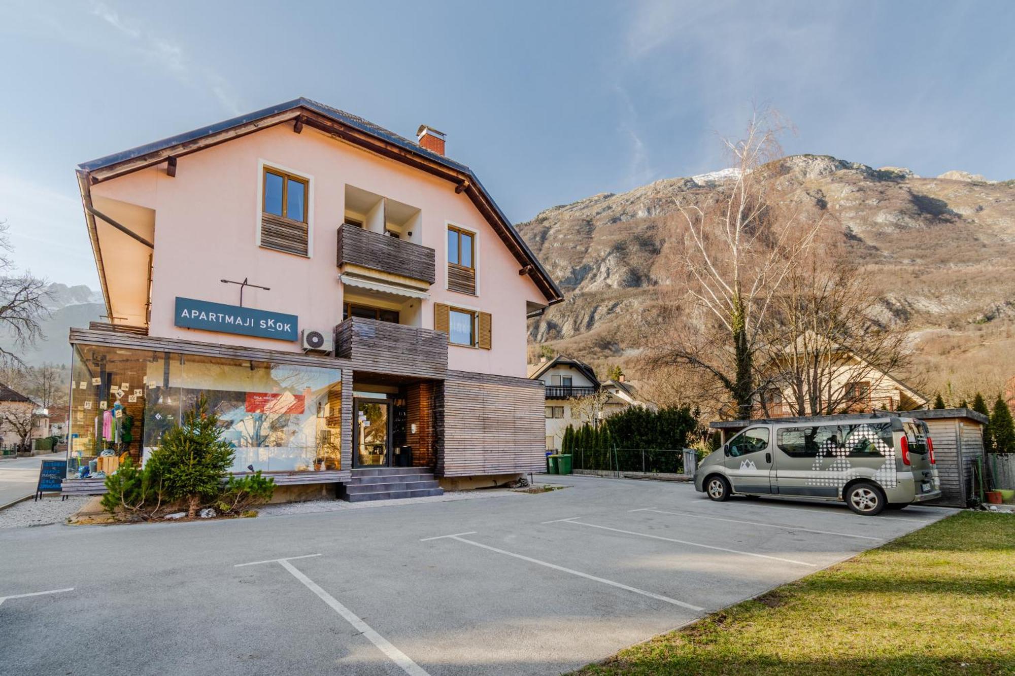 Apartments Skok With Rafting And Free Parking ボヴェツ エクステリア 写真