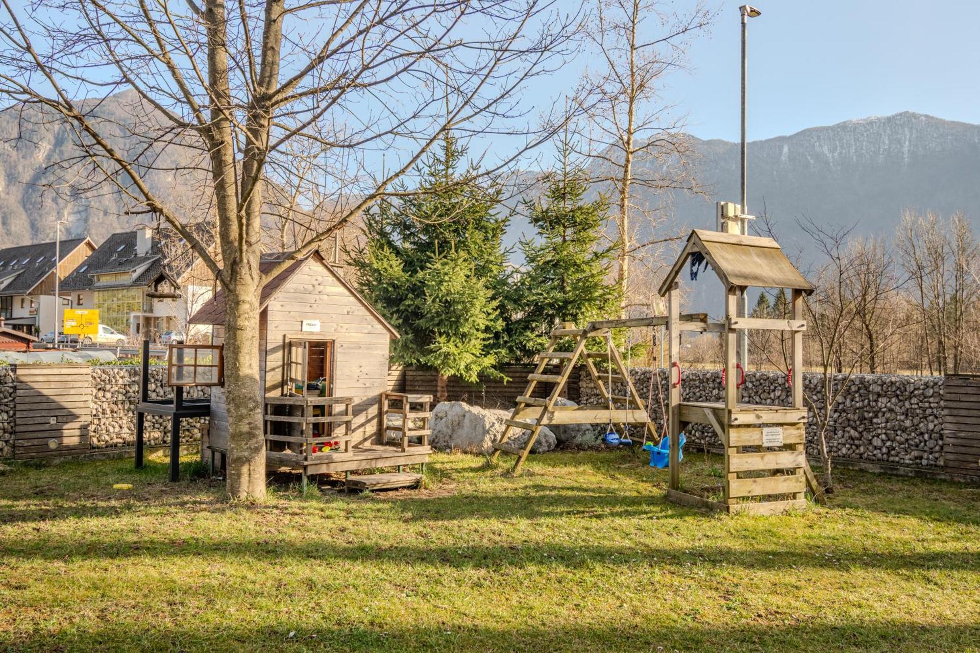 Apartments Skok With Rafting And Free Parking ボヴェツ エクステリア 写真