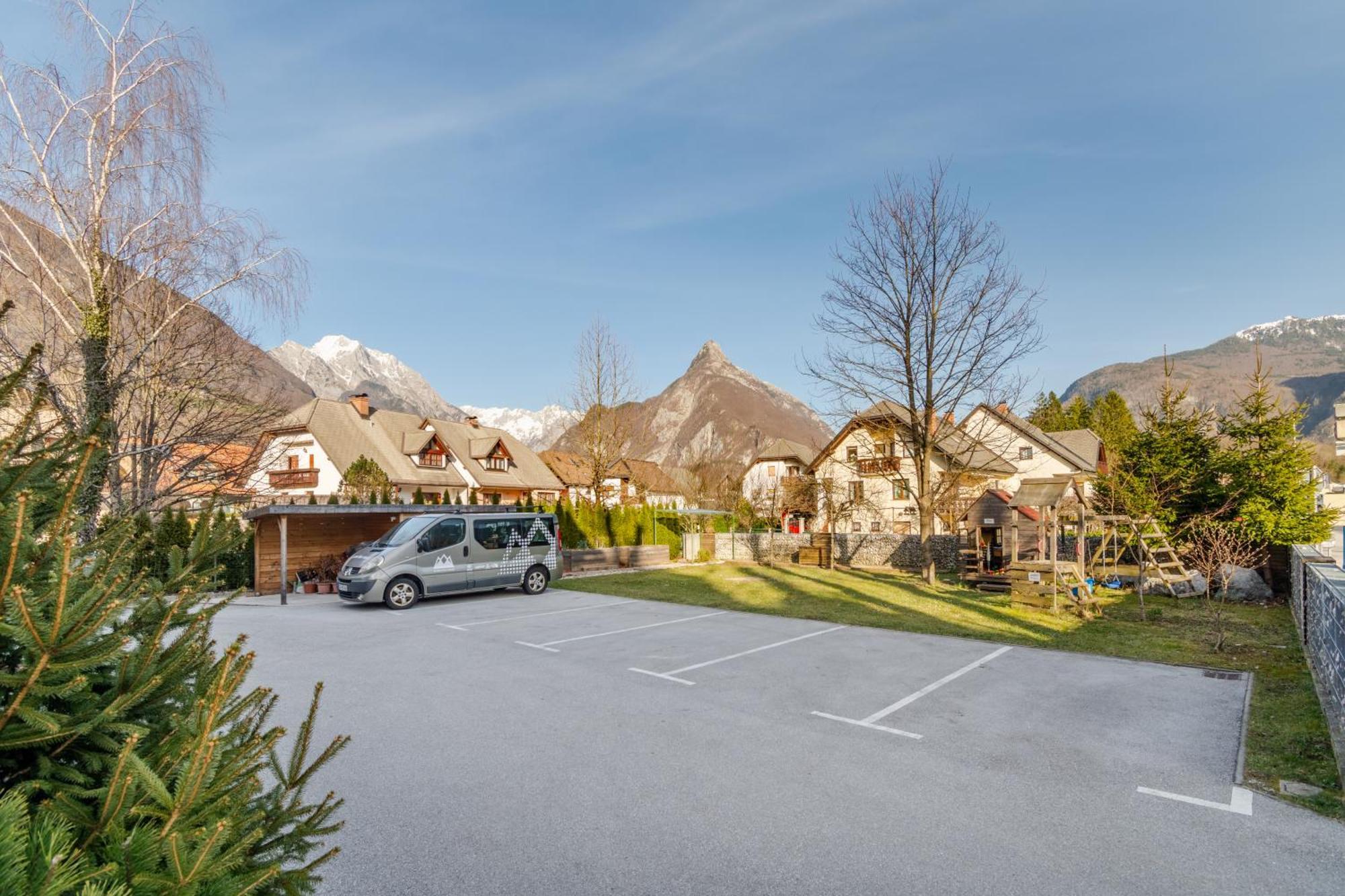 Apartments Skok With Rafting And Free Parking ボヴェツ エクステリア 写真