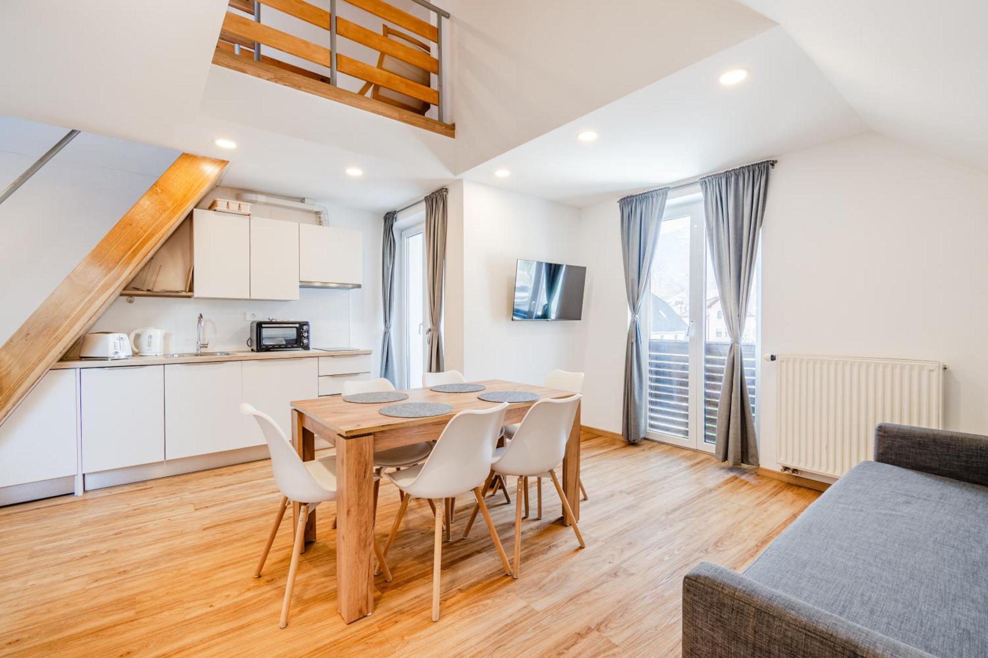 Apartments Skok With Rafting And Free Parking ボヴェツ エクステリア 写真