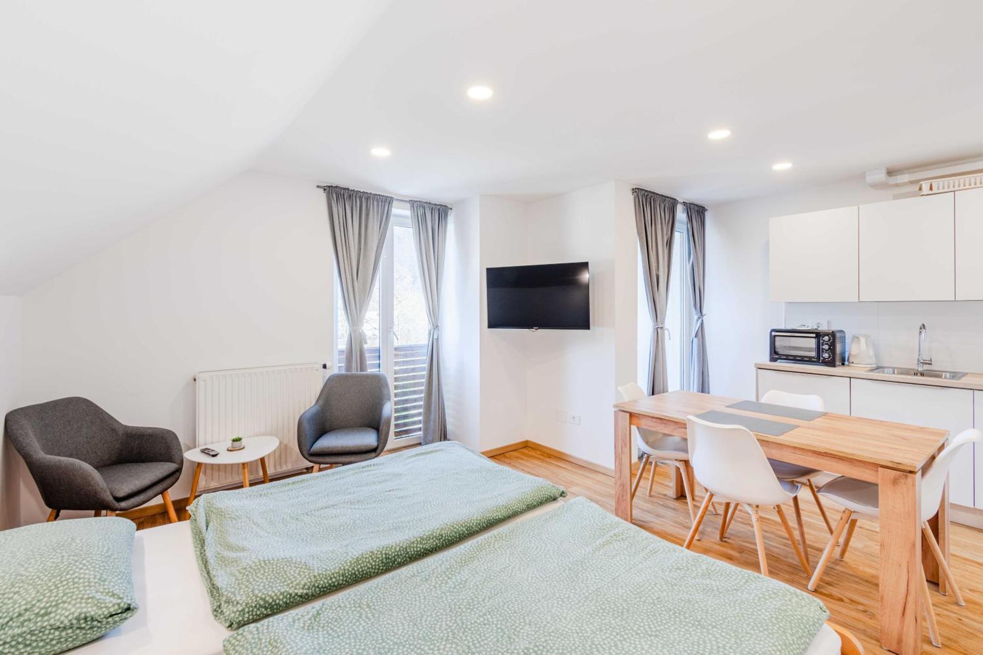 Apartments Skok With Rafting And Free Parking ボヴェツ エクステリア 写真